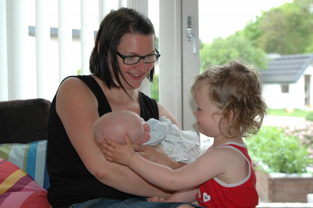 Annabel og Marie med Erik